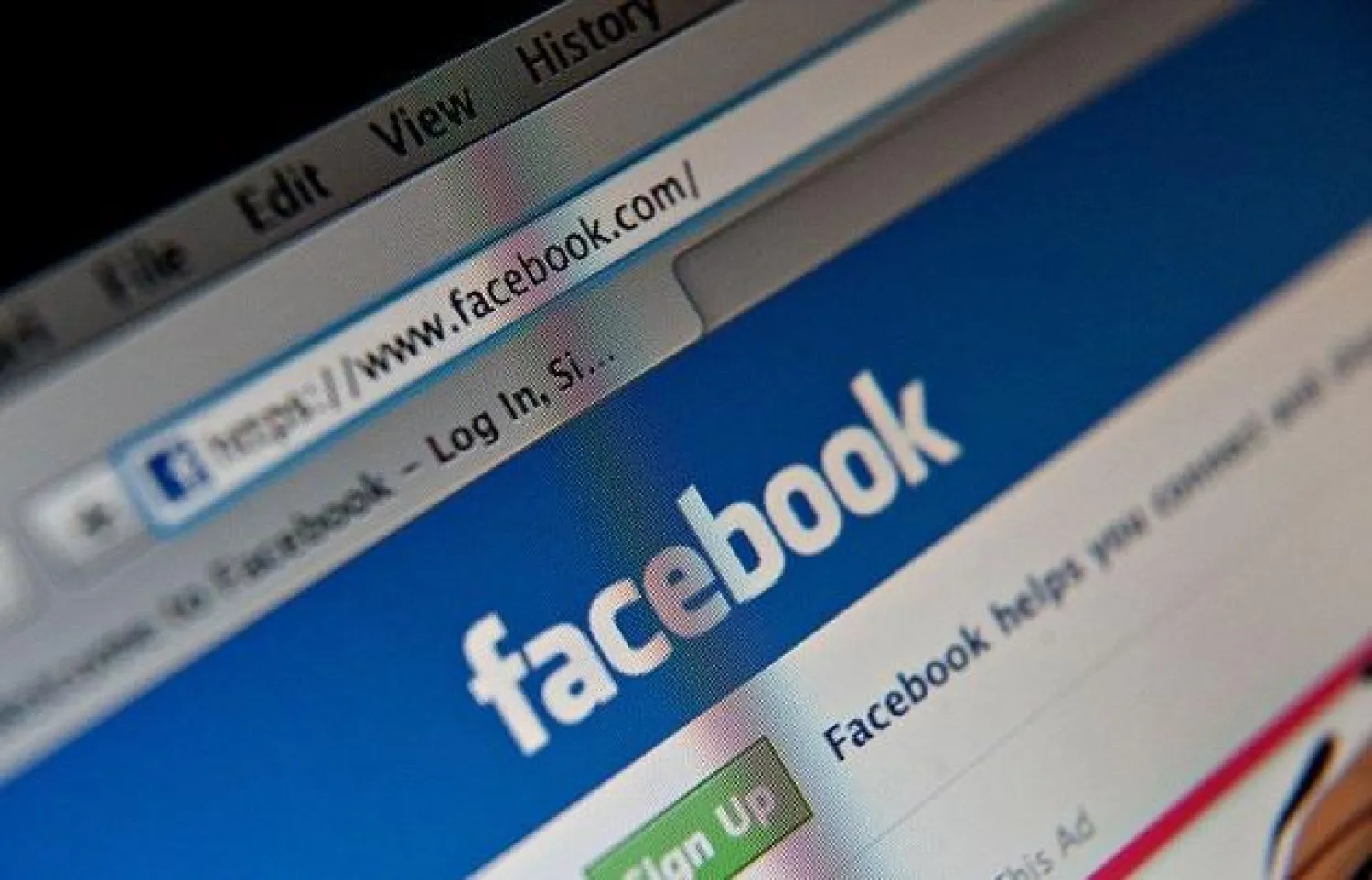 محكمة أميركية تسمح لسيدة بالطلاق عبر «فيسبوك»