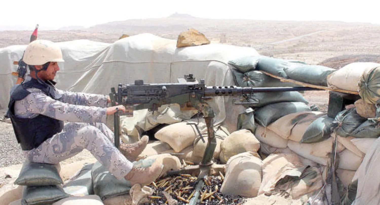 جندي من حرس الحدود السعودي متأهب في نقطة حدودية تابعة لعسير (تصوير: خالد الخميس)