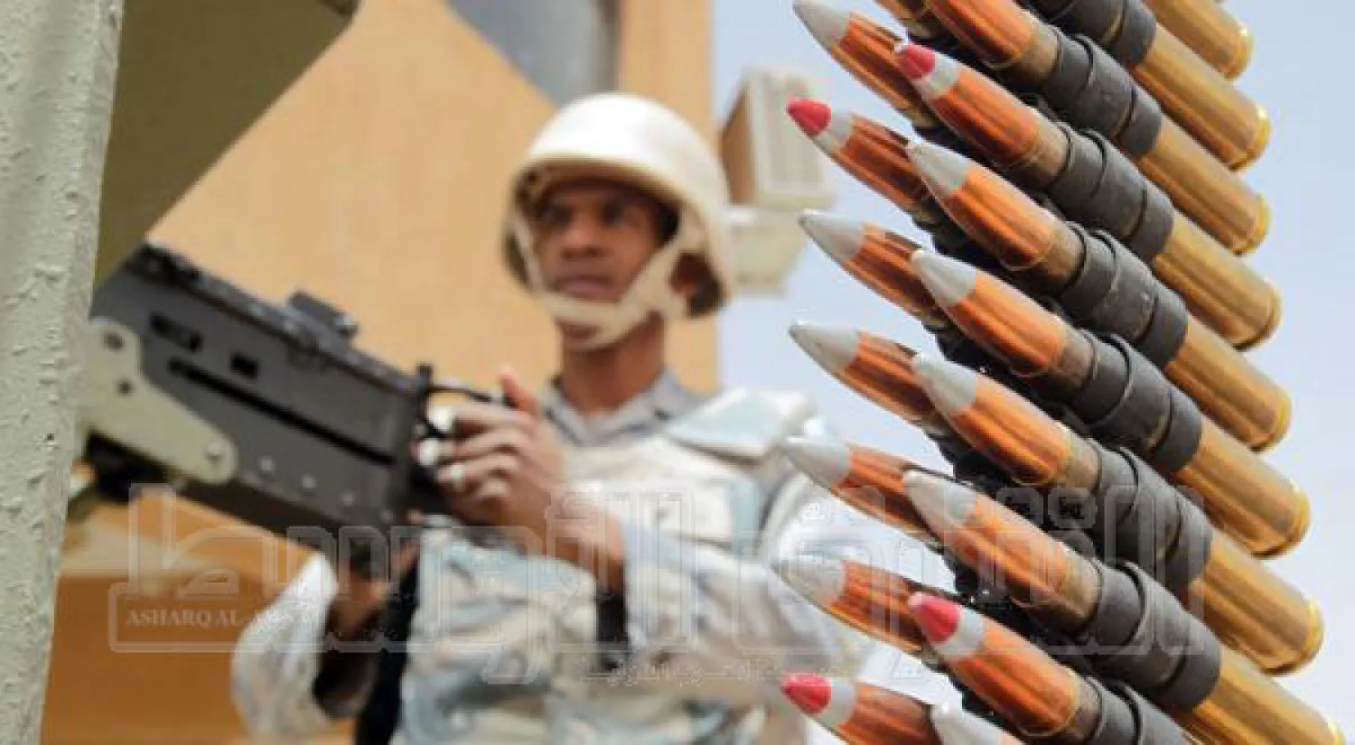 جندي من حرس الحدود السعودي في إحدى نقاط المراقبة الحدودية في منطقة نجران (تصوير : خالد الخميس )