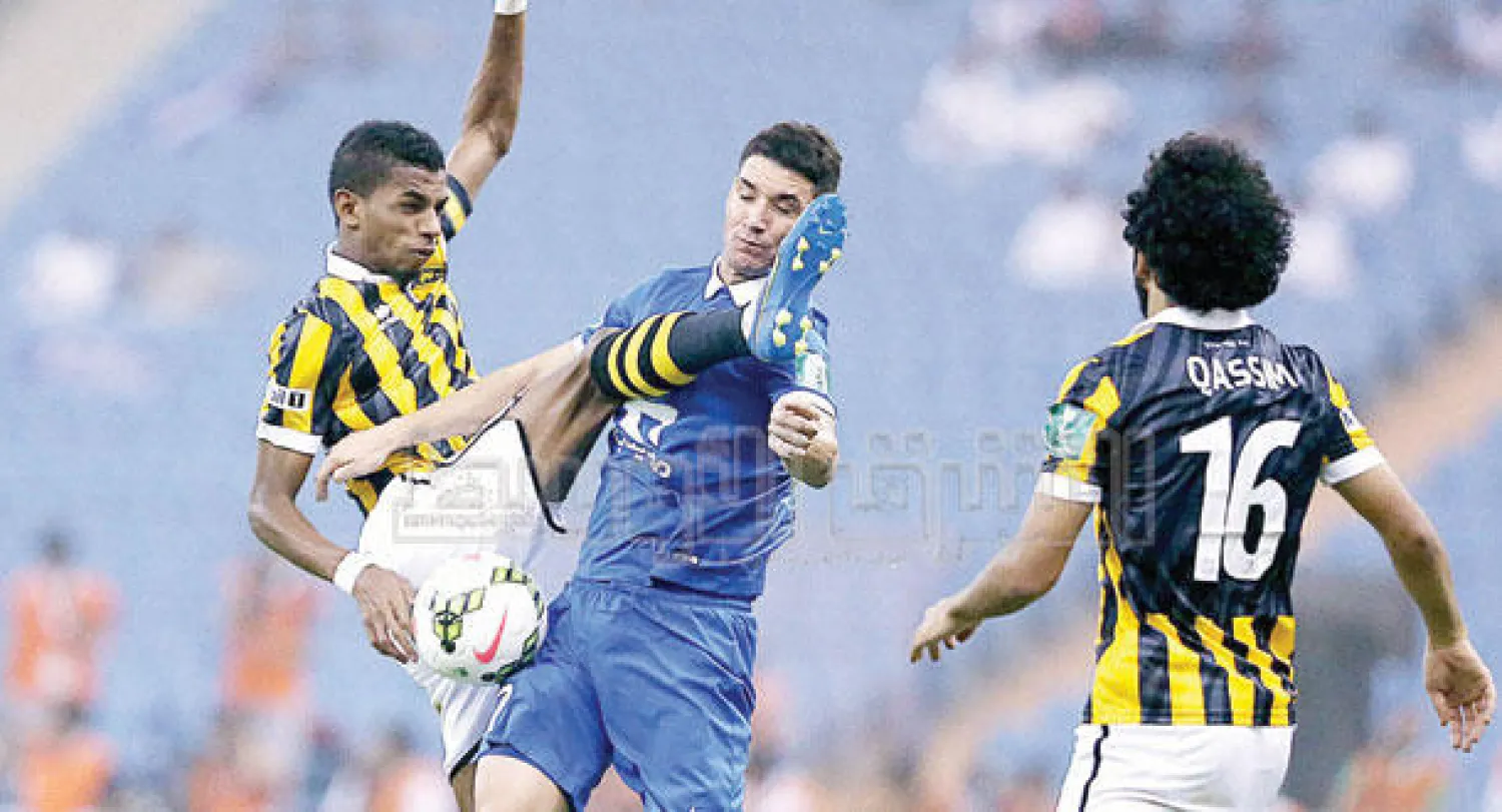 من مباراة الهلال والاتحاد أول من أمس في دوري المحترفين السعودي (تصوير: علي العريفي)