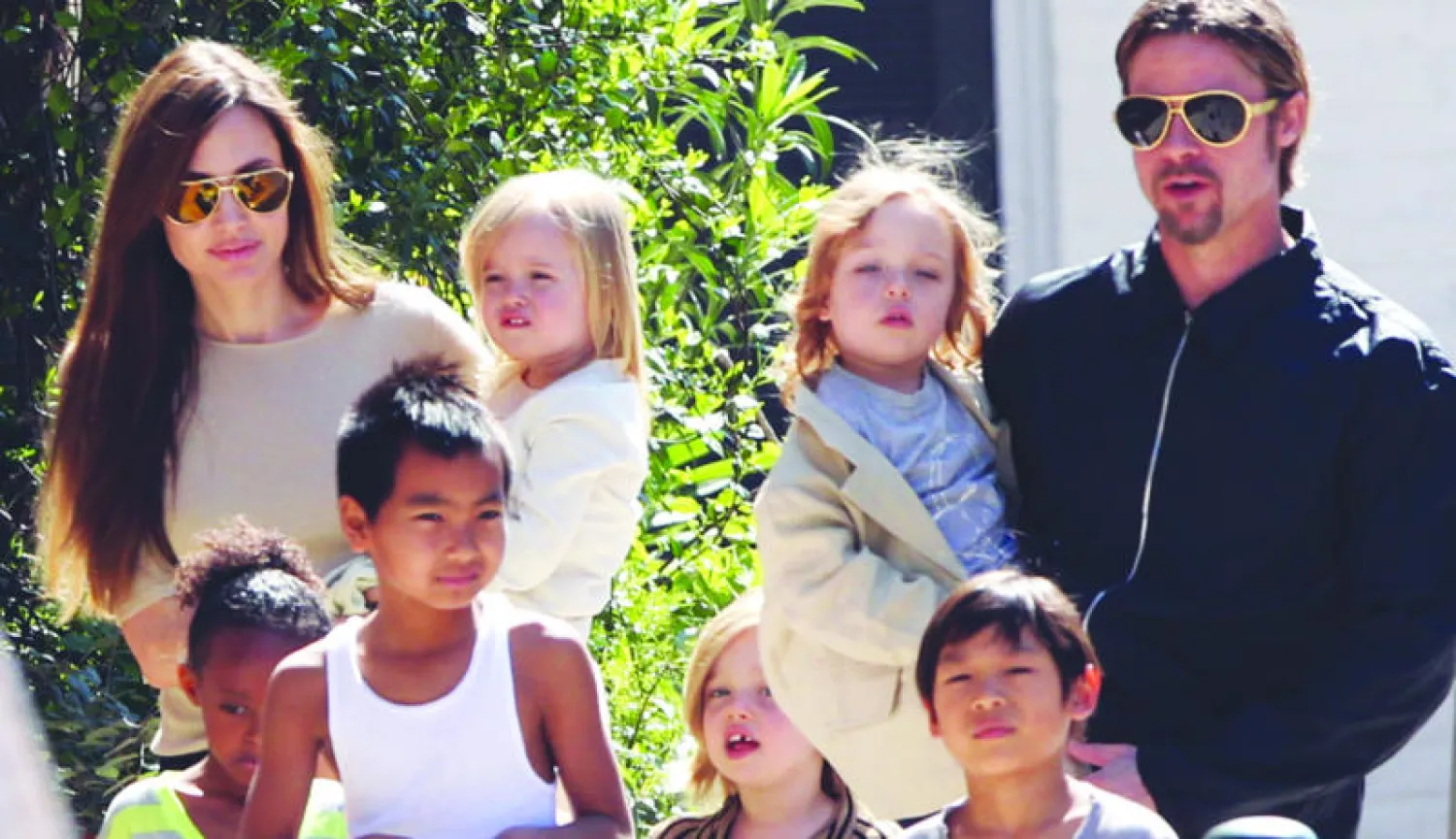 الثنائي أنجلينا وبراد يعتزمان تبني طفل من سوريا