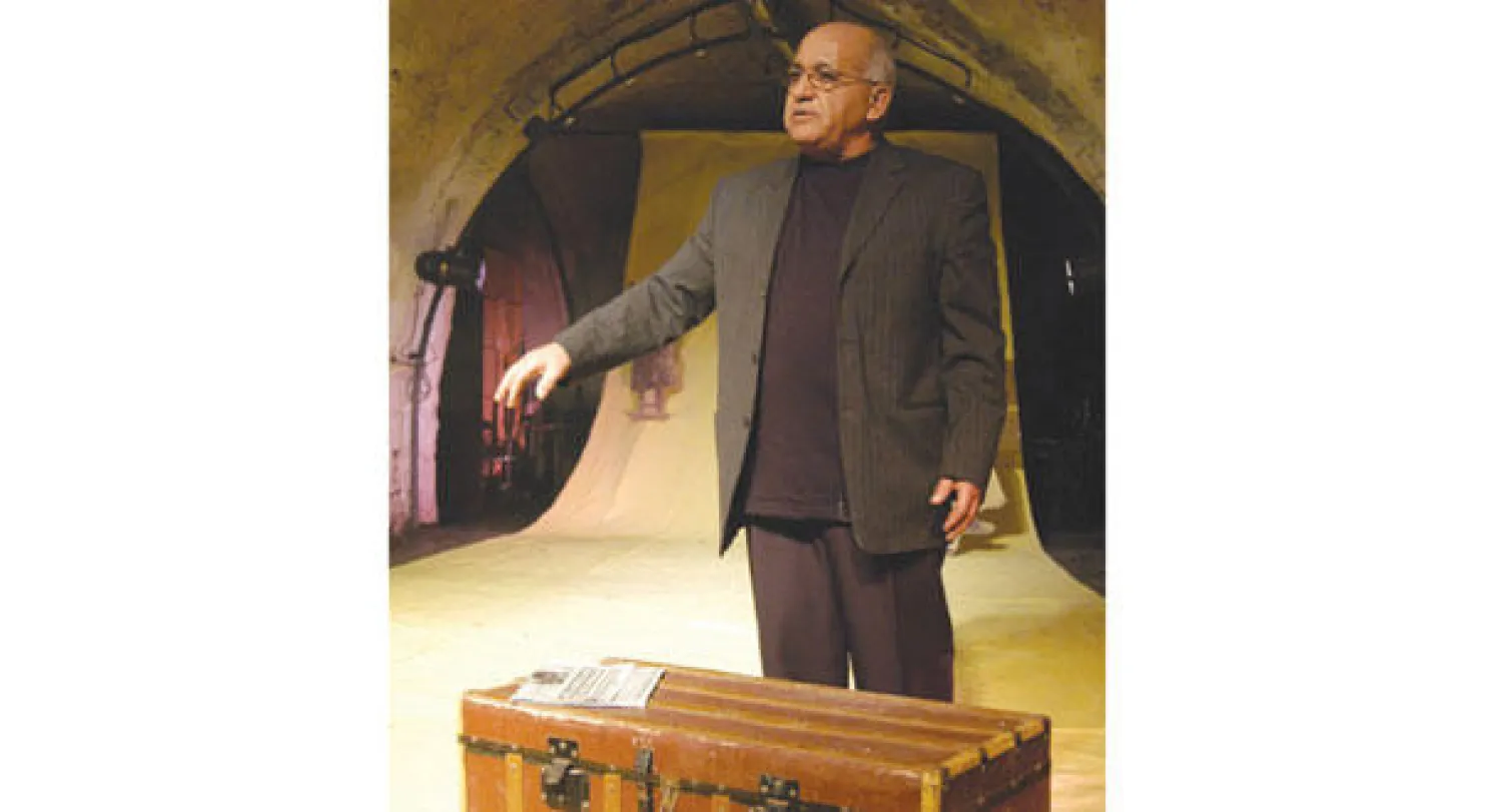 الكاتب والروائي سلمان ناطور في مشهد من «ذاكرة»