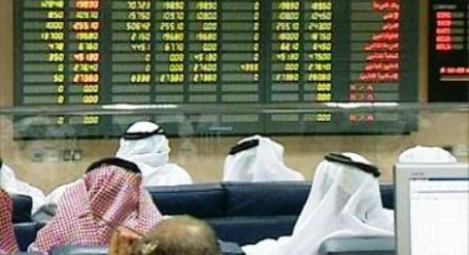 الأسهم السعودية تسجل تراجعا بنسبة 0.32%