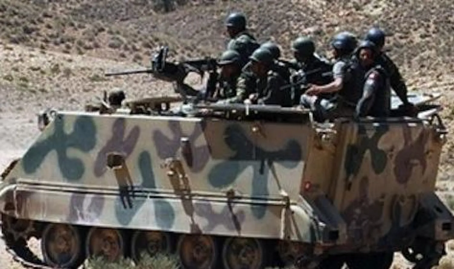 اشتباكات بين الجيش التونسي ومسلحين غرب البلاد