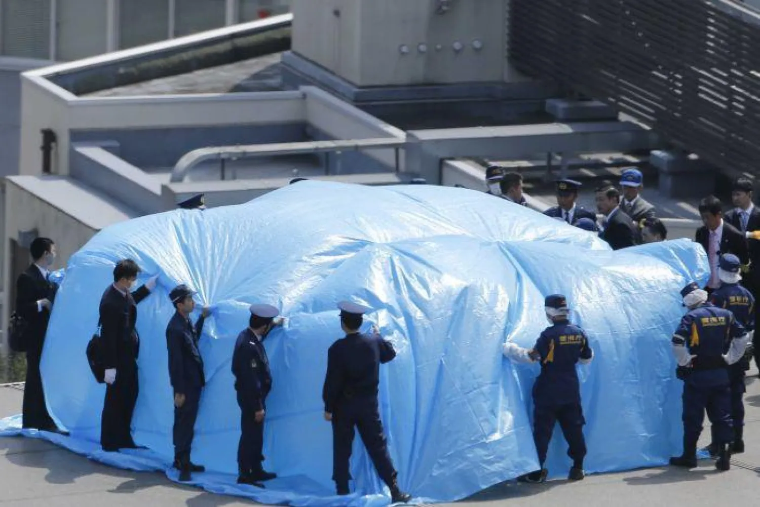 اعتقال ياباني احتج بإنزال طائرة مُسيّرة على سطح مكاتب رئيس الوزراء