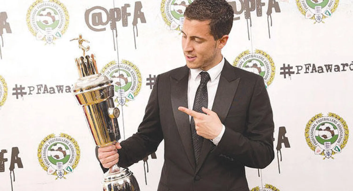 هازارد نجم تشيلسي وجائزة الأفضل بإنجلترا ({الشرق الأوسط})