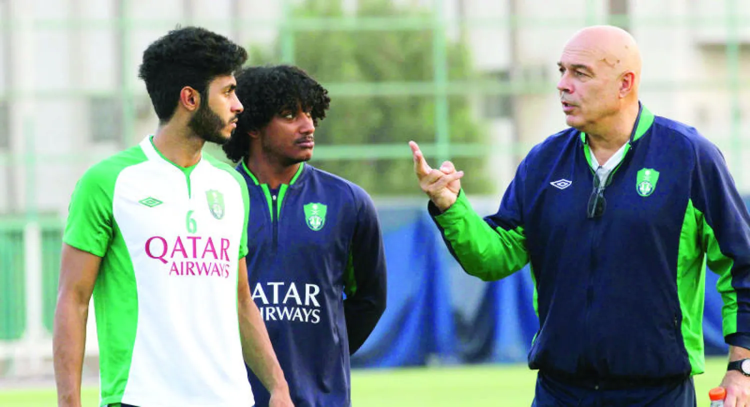 غروس مدرب الأهلي يوجه لاعبيه خلال التدريبات الأخيرة (تصوير: المركز الإعلامي بالنادي الأهلي)