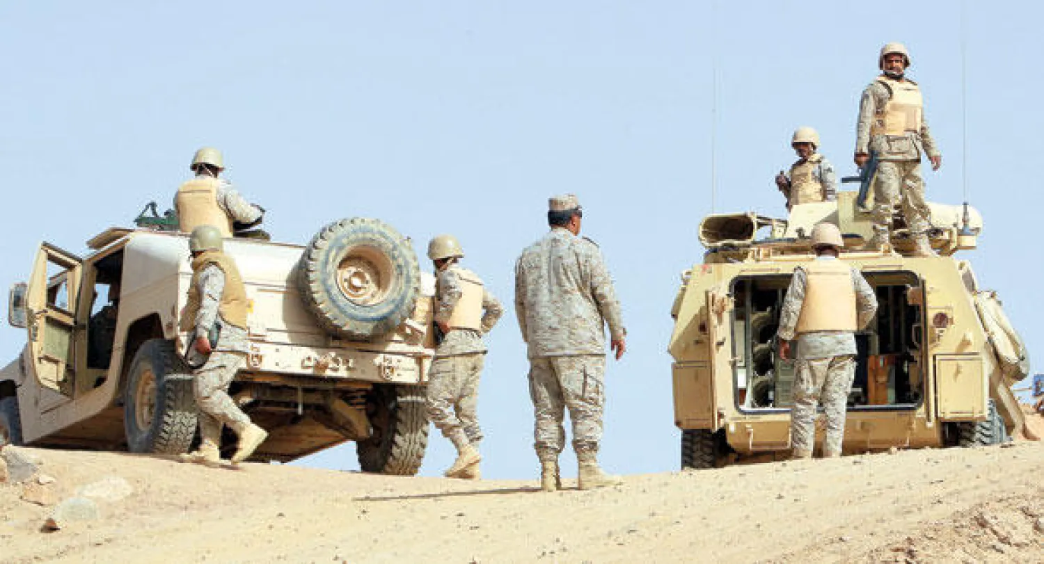 أفراد من القوات العسكرية السعودية في منطقة الحدود السعودية – اليمنية (تصوير: خالد الخميس)
