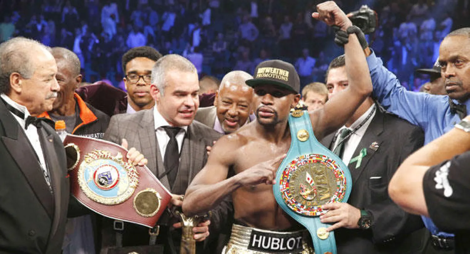 فوز الأميركي مايويذر على باكياو بالنقاط في «مباراة القرن»