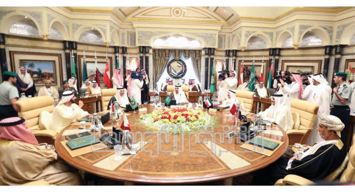 خادم الحرمين الشريفين خلال اللقاء التشاوري لقادة دول مجلس التعاون الخليجي (تصوير: خالد الخميس)
