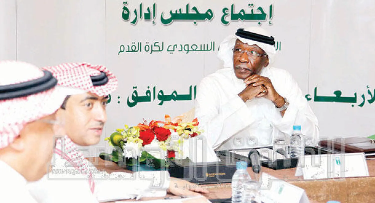 أحمد عيد ومحمد النويصر خلال أحد الاجتماعات (تصوير: عبد الله آل محسن)