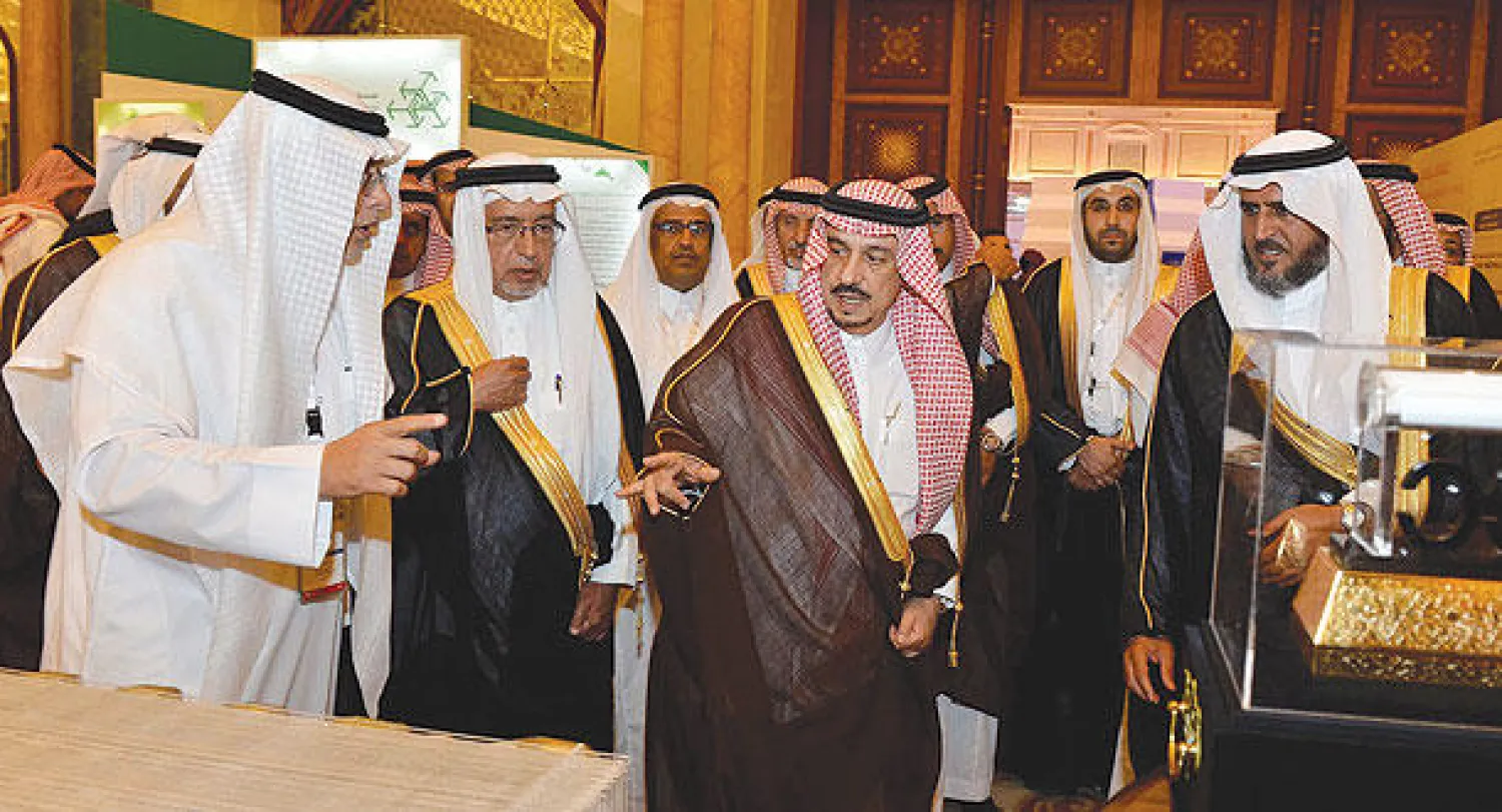 الأمير فيصل بن بندر أمير منطقة الرياض صرح بأن العاصمة ستشهد مزيدا من مشاريع تحلية المياه قريبا («الشرق الأوسط»)