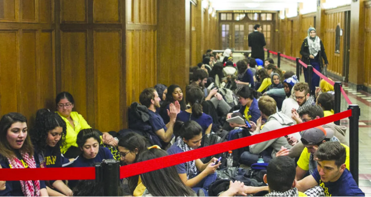 تجمع طلابي في جامعة ميتشيغان الأميركية حول مقاطعة إسرائيل (أ.ب)