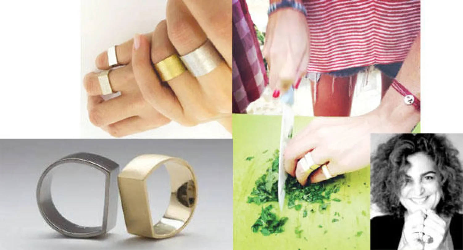 دينا كمال  -  قد تتشابه الخواتم لكنها مختلفة جدا في تفاصيلها  -  خاتم البنصر كان البداية لكنه تطور سريعا إلى قطع أخرى