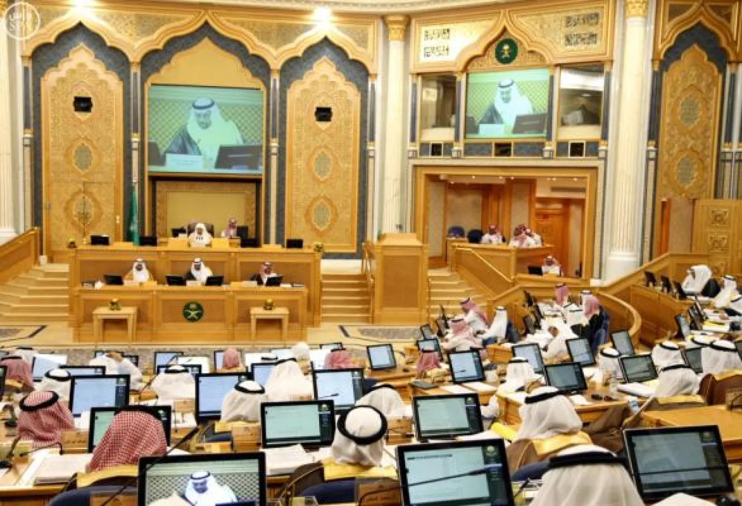 «الشورى السعودي» يوصي بمنح حوافز للمبتعثين الملتحقين بجامعات عالمية