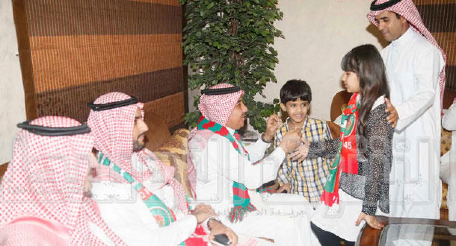 الأمير فيصل بن فهد بن عبد الله خلال زيارته للنادي اليوم (تصوير: عيسى الدبيسي)