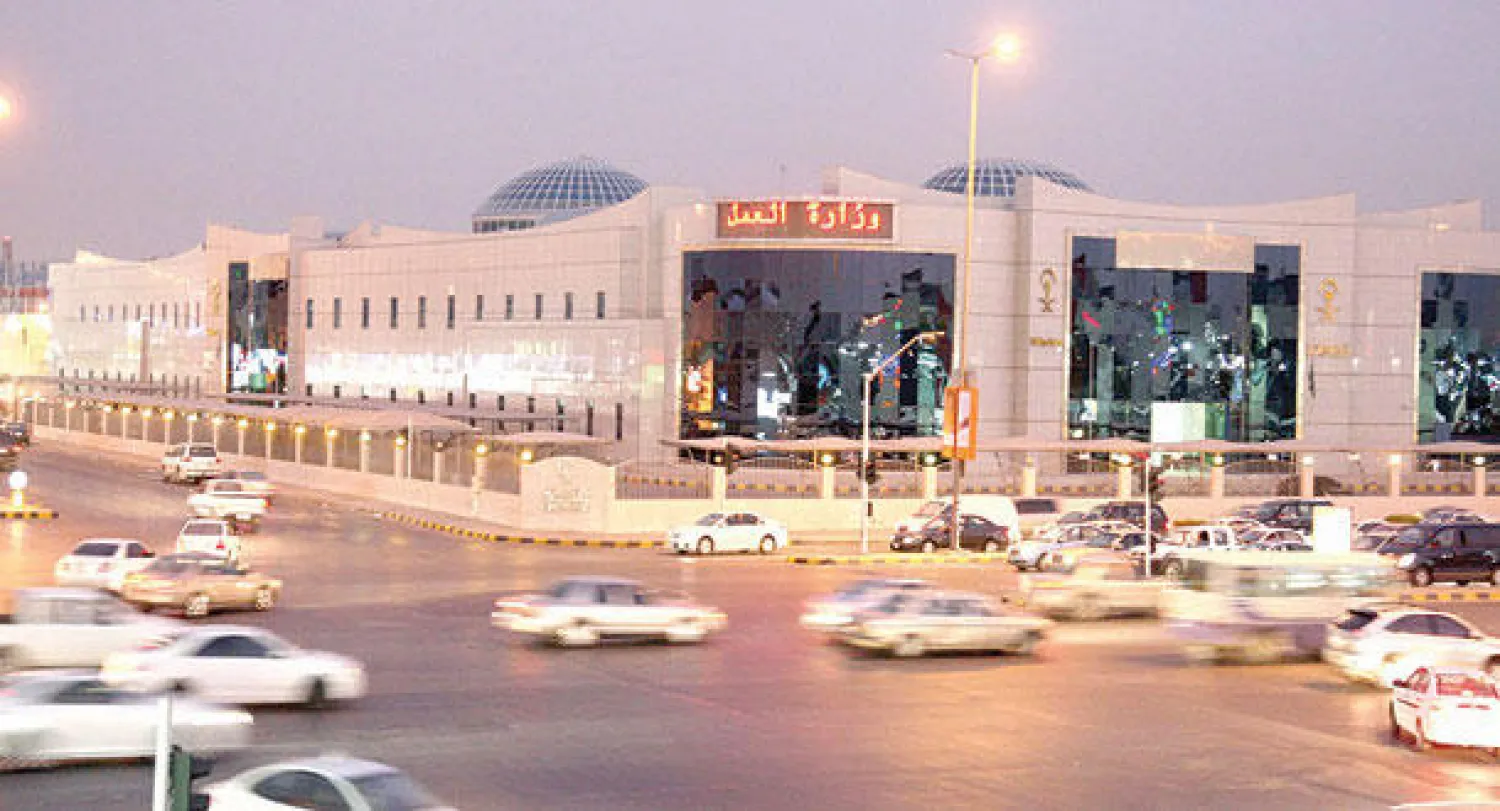 تستهدف السعودية عبر القرارات التي أصدرتها وزارة العمل إعادة ترتيب سوق العمالة المنزلية ووقف استغلال مكاتب وشركات الاستقدام المحلية («الشرق الأوسط»)