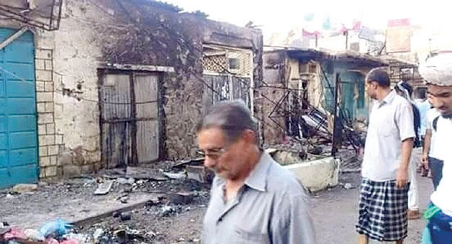 عدن كما بدت أمس وتبدو آثار الدمار الذي خلفته ميليشيات الحوثيين بالمدينة («الشرق الأوسط»)