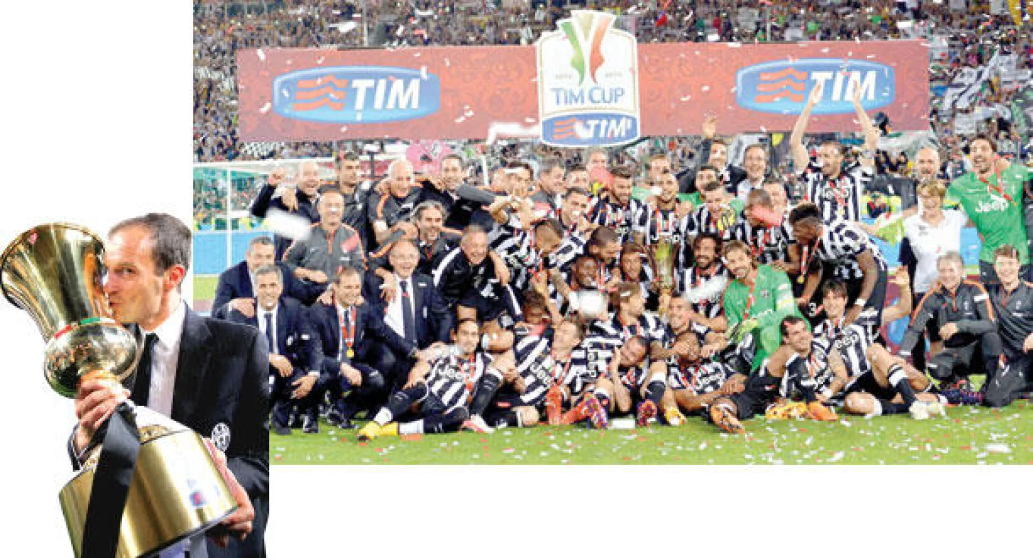 فرحة يوفنتوس بعد تحقيق الثنائية المحلية (إ.ب.أ)  -  أليغري وإنجازات مع يوفنتوس لم تكن متوقعة (غيتي)