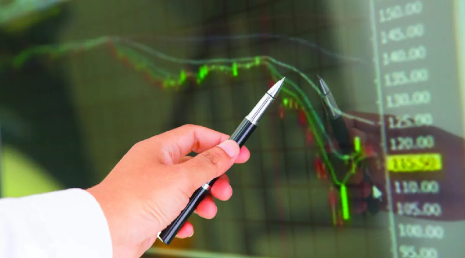 أنهى مؤشر سوق الأسهم السعودية تعاملات الأسبوع على ارتفاع بنسبة 0.4 في المائة ما يعادل 36 نقطة مغلقا عند حاجز 9768 نقطة