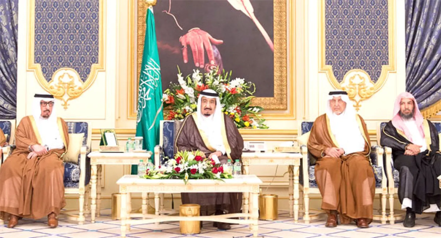 خادم الحرمين الشريفين يستقبل الأُمراء والمواطنين في قصر السلام