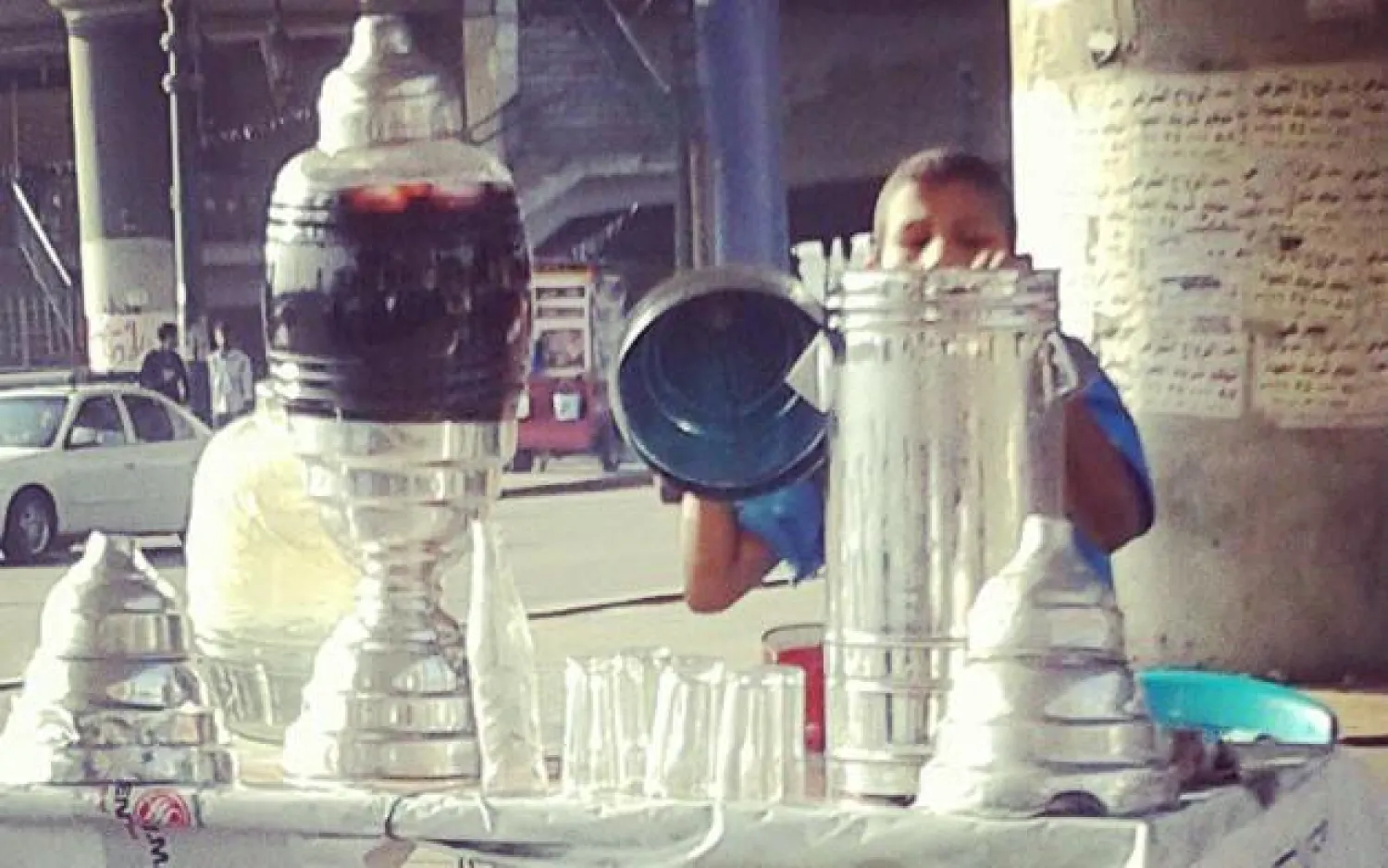 مصر تقاوم «نار الحر» بالتحذيرات وعصير القصب