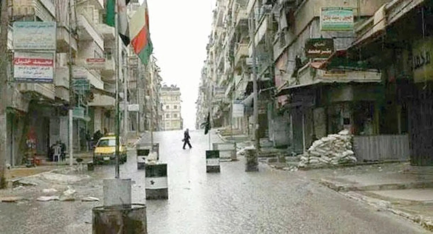 وحدات حماية الشعب الكردية تقطع الطريق بين مدينتي عزاز وعفرين بريف حلب في ظل التوتر بينها وبين فصائل من المعارضة (مكتب أخبار سوريا)