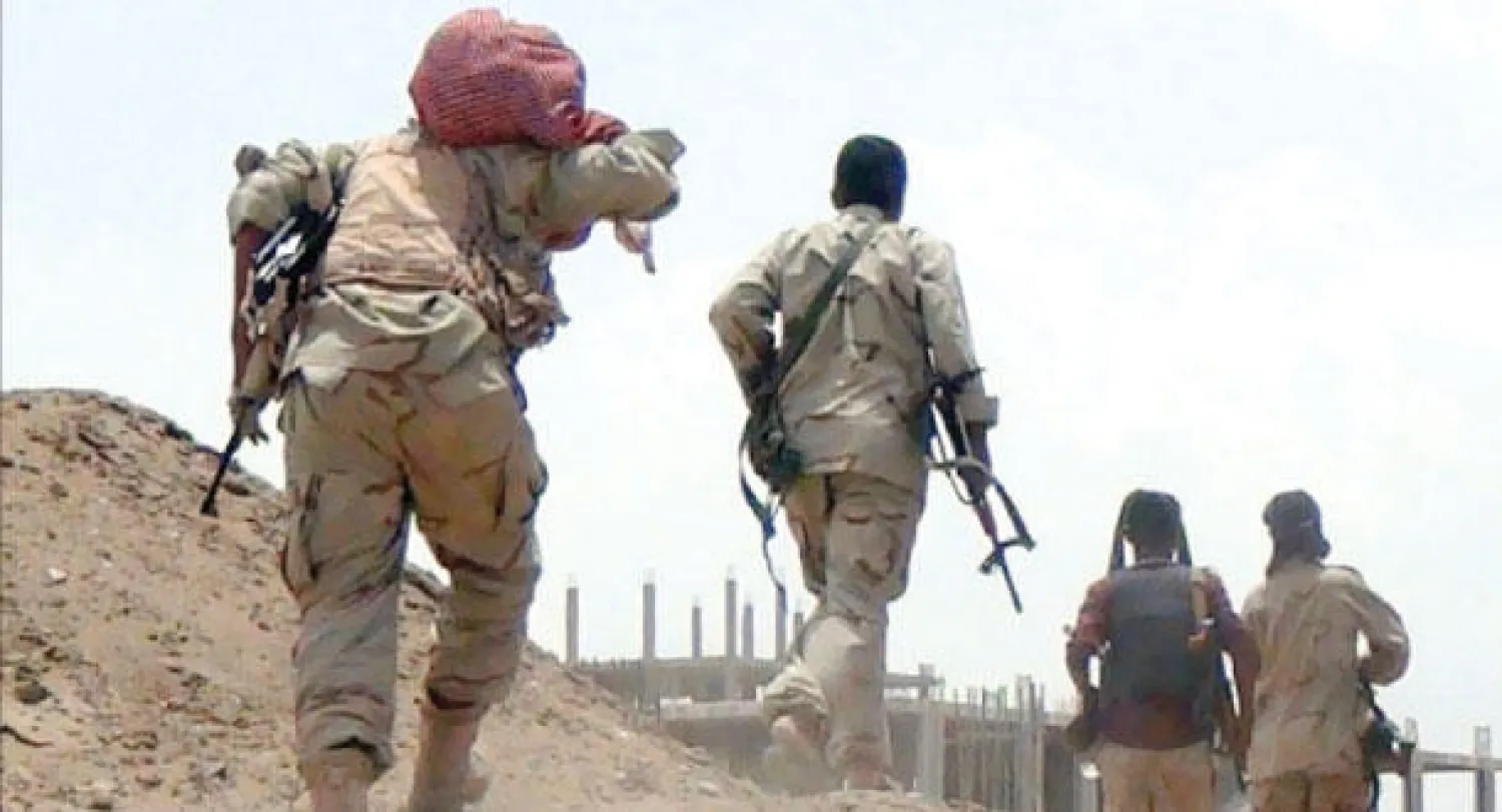 عناصر من المقاومة الشعبية الموالية للرئيس هادي في عدن أمس (أ.ف.ب)