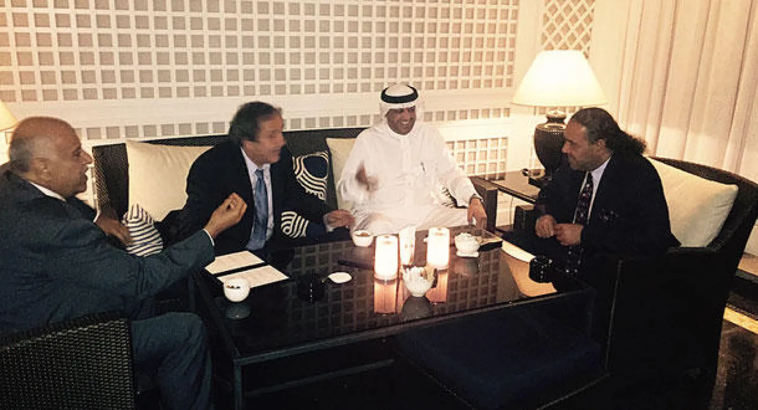 الامير طلال بن بدر والشيخ احمد الفهد وبلاتيني وجبريل الرجوب خلال اجتماع خاص قبل قلبل في زيورخ ( خاص بالشرق الاوسط )