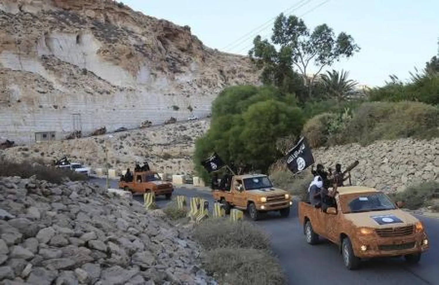 المدنيون في بنغازي في مرمى صواريخ التطرف