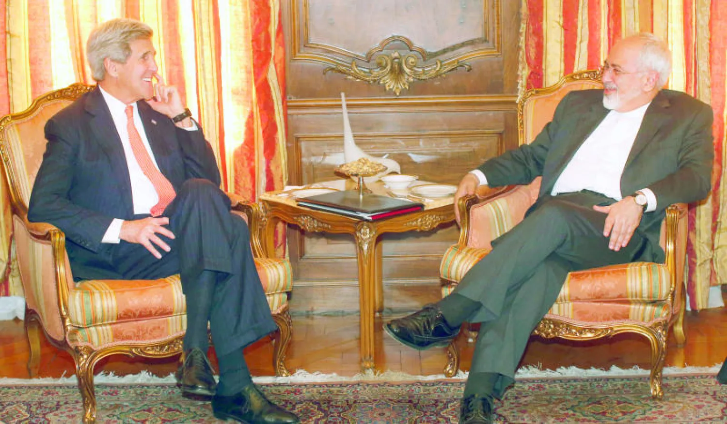 جانب من اجتماع سابق لوزيري خارجية إيران وإميركا ظريف وكيري في نيويورك (أ.ب)