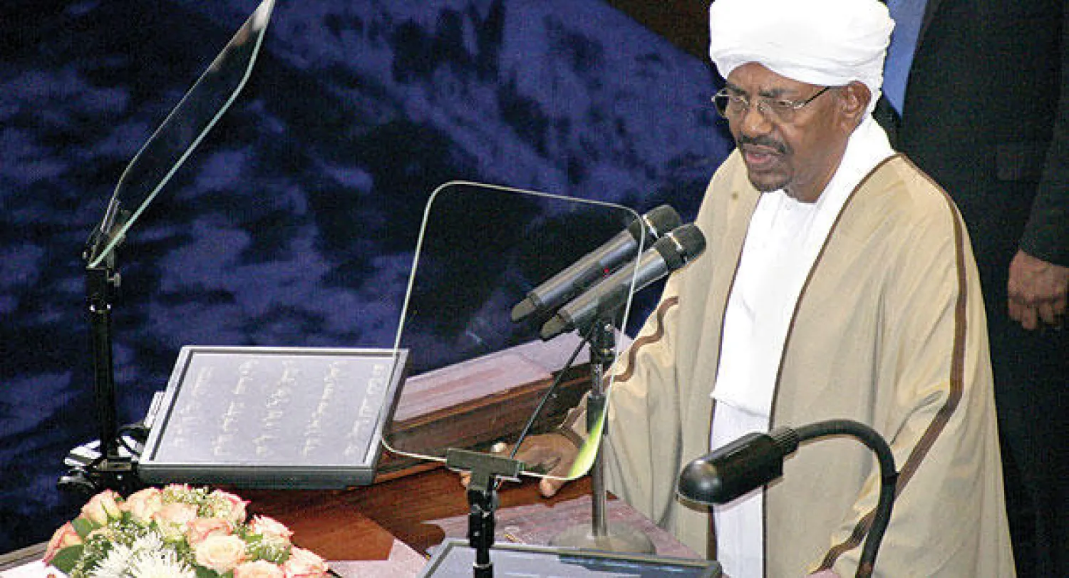 الرئيس السوداني عمر البشير بعد ادائه اليمين في 2 يونيو 2015 (أ.ب)