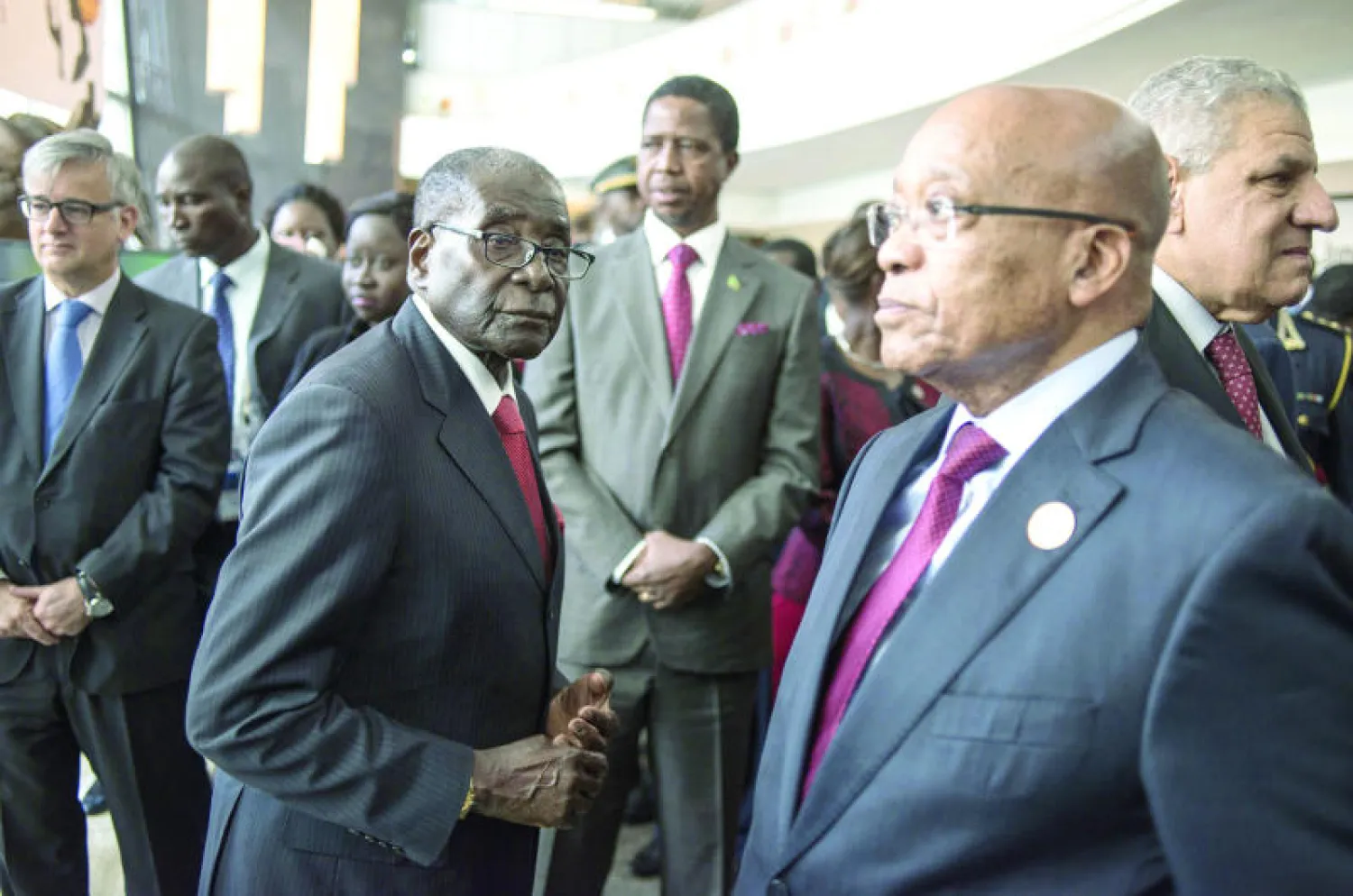 جانب من وصول قادة الدول المشاركة في قمة جوهانسبيرغ الأفريقية أمس (أ.ف.ب)