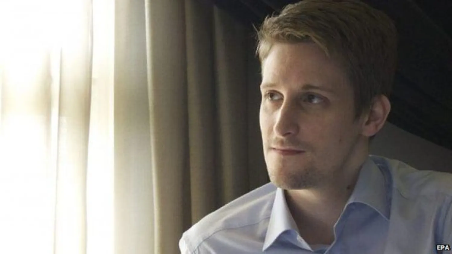 بريطانيا تسحب جواسيسها من بعض الدول بعد تقرير لسنودن