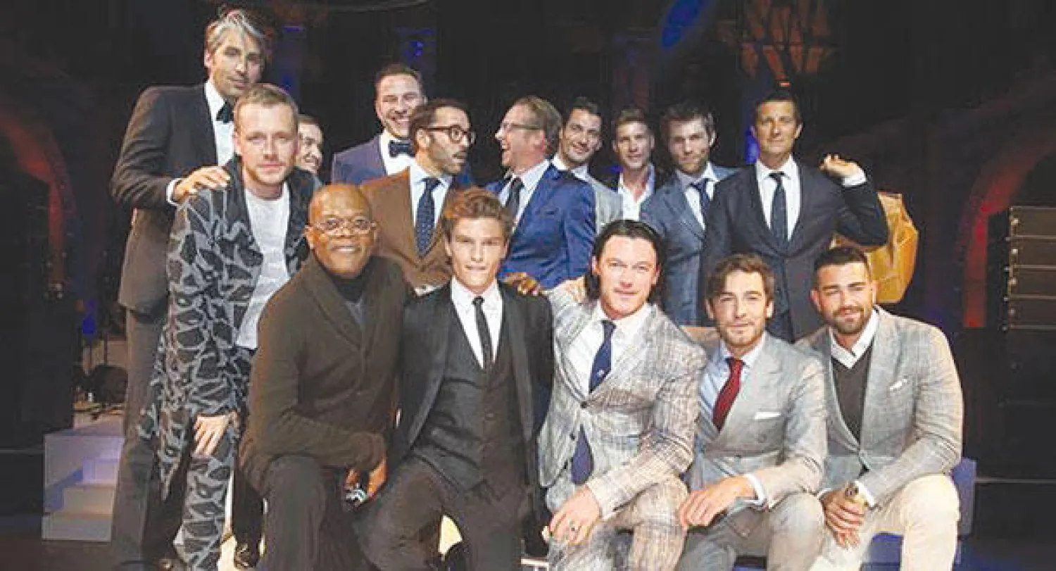 صامويل ال. جاكسون (يسار) مع مجموعة من المشاهير