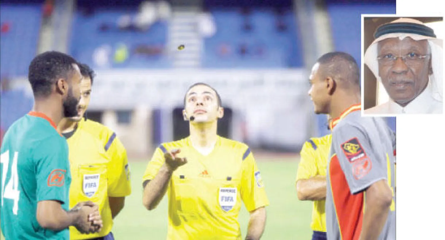 الحكم تركي الخضير أكد أن الاعتماد على الأجنبي يقتل طموحاتهم .. وفي الإطار أحمد عيد («الشرق الأوسط»)