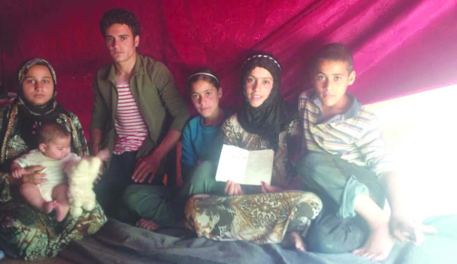 لاجئة سورية زارتها أنجلينا جولي: أحضرت ابنتها كي تتعلم منا