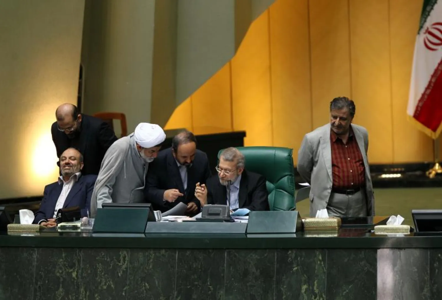 الاتفاق النووي بيد المرشد الأعلى الإيراني