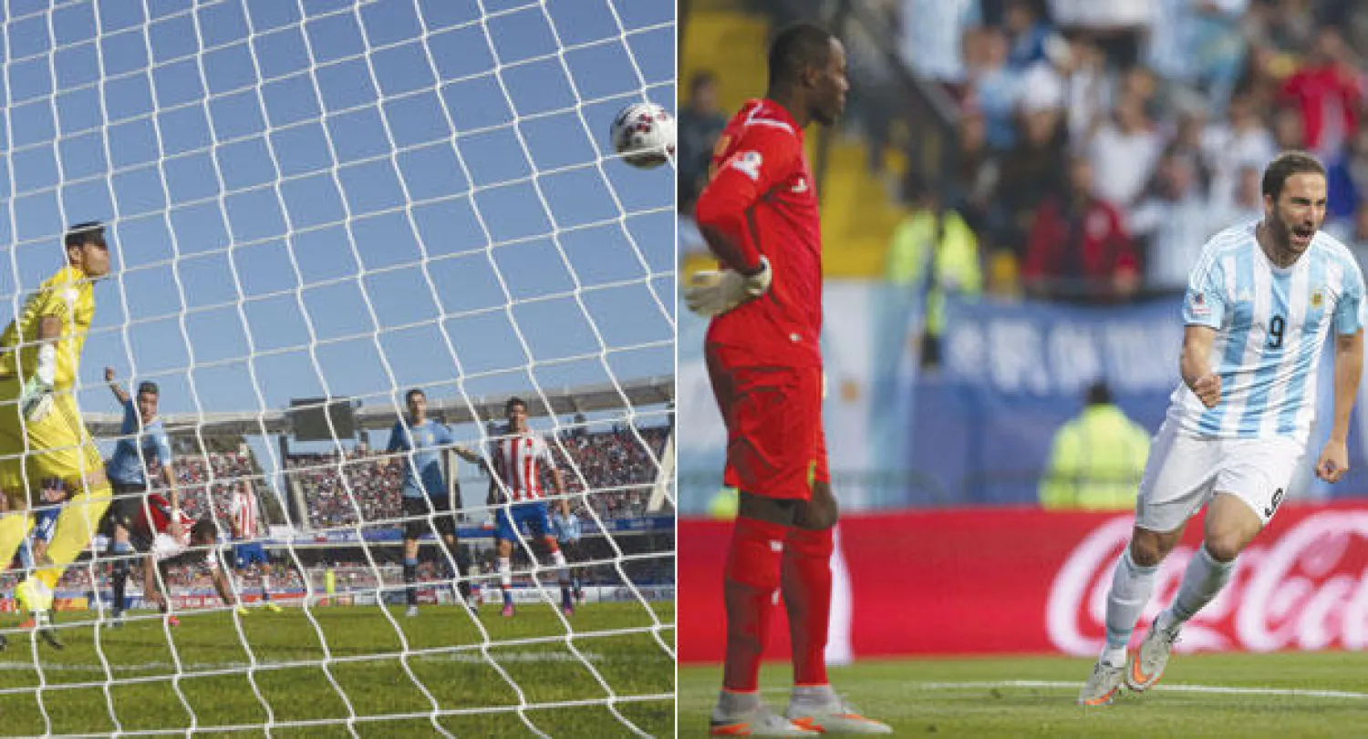 هيغواين مهاجم الأرجنتين يحتفل بهدفه في مرمى جامايكا (إ.ب.أ)  -  خيمينيز نجم أوروغواي (الثاني من اليمين) يسجل في مرمى فيلار حارس باراغواي (أ.ف.ب)