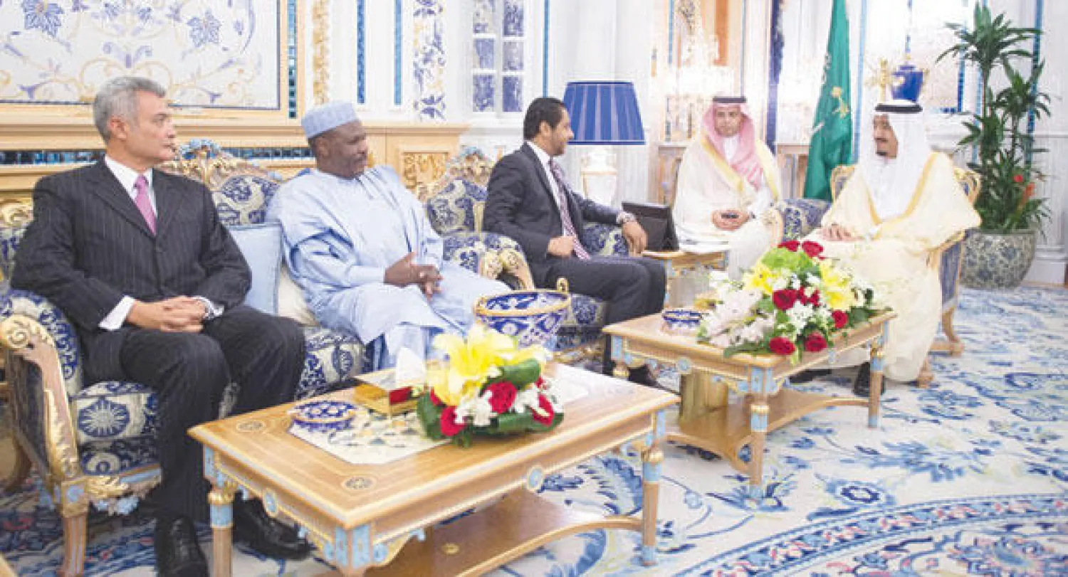 خادم الحرمين الشريفين خلال لقائه عميد السلك الدبلوماسي ورؤساء البعثات الدبلوماسية المعتمدين لدى السعودية بمناسبة شهر رمضان المبارك (واس)