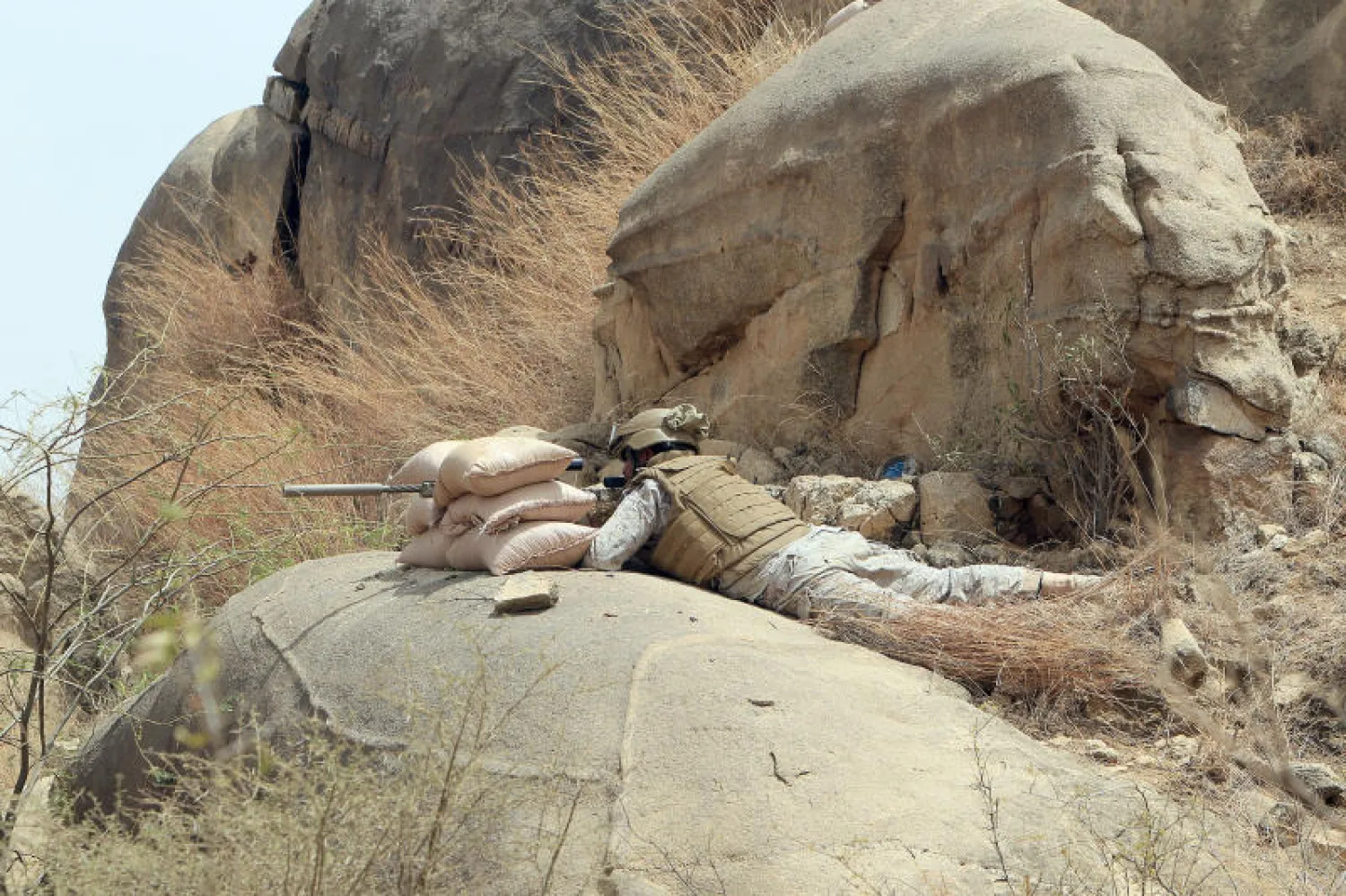 السعودية: «استشهاد» جندي وإصابة آخر بقطاع الحرث بمنطقة جازان