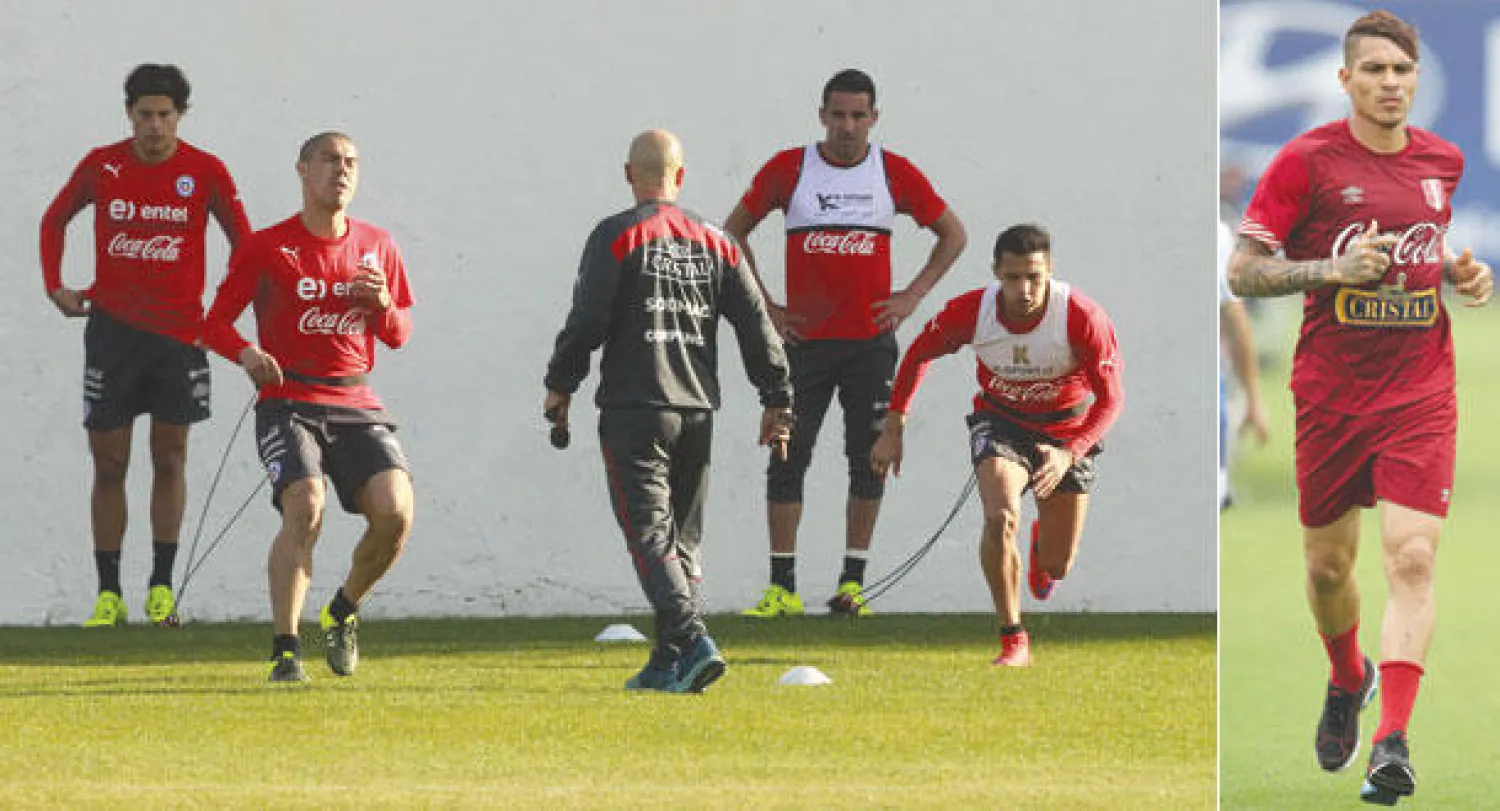 بيرو تعقد الآمال على نجمها المخضرم غيريرو (إ.ب.أ)  -  لاعبو تشيلي خلال التدريبات استعدادا لمواجهة بيرو بنصف النهائي (أ.ف.ب)