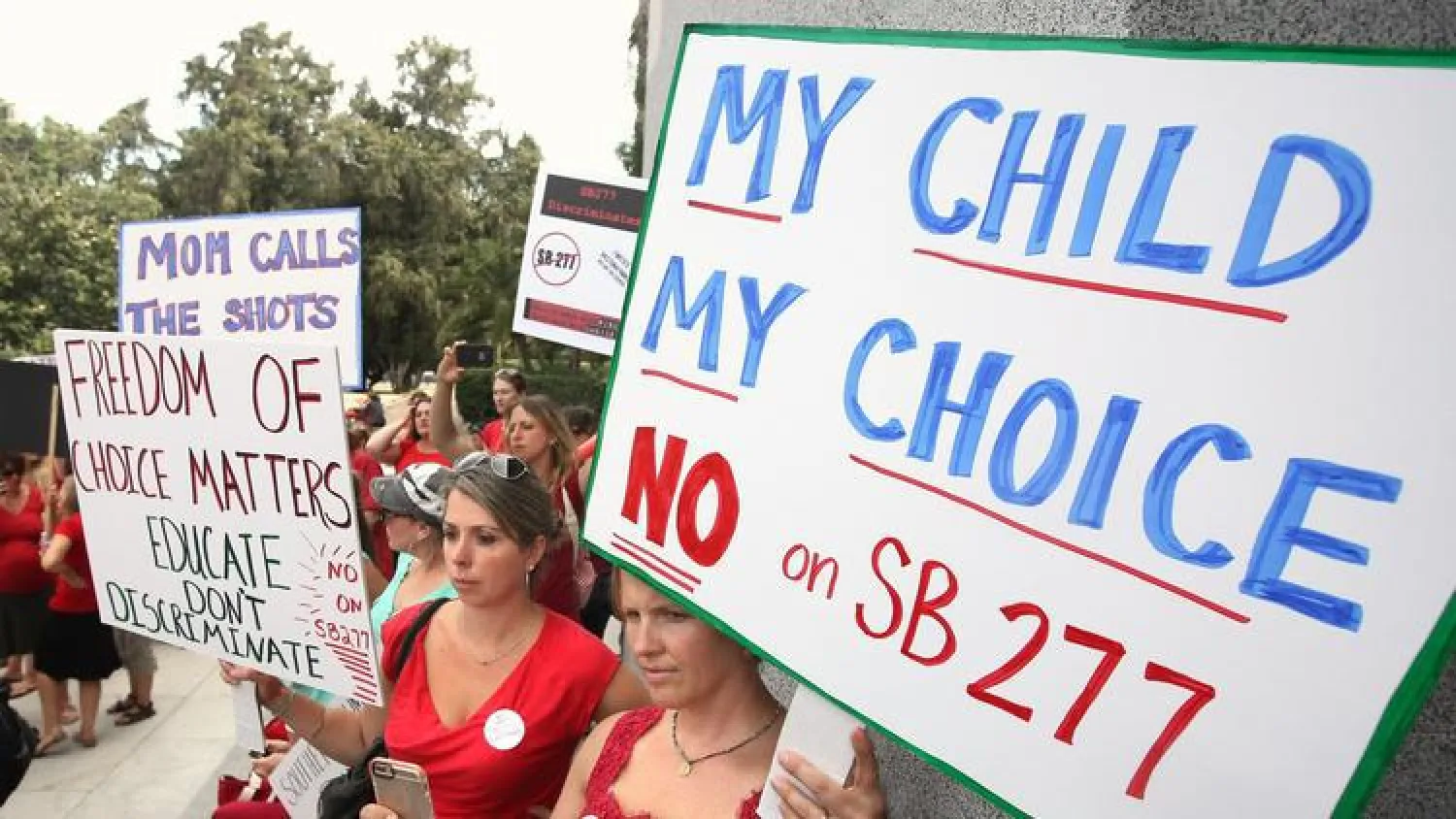 كاليفورنيا تحد من إعفاءات التطعيم بعد انتشار أمراض معدية في مدارسها