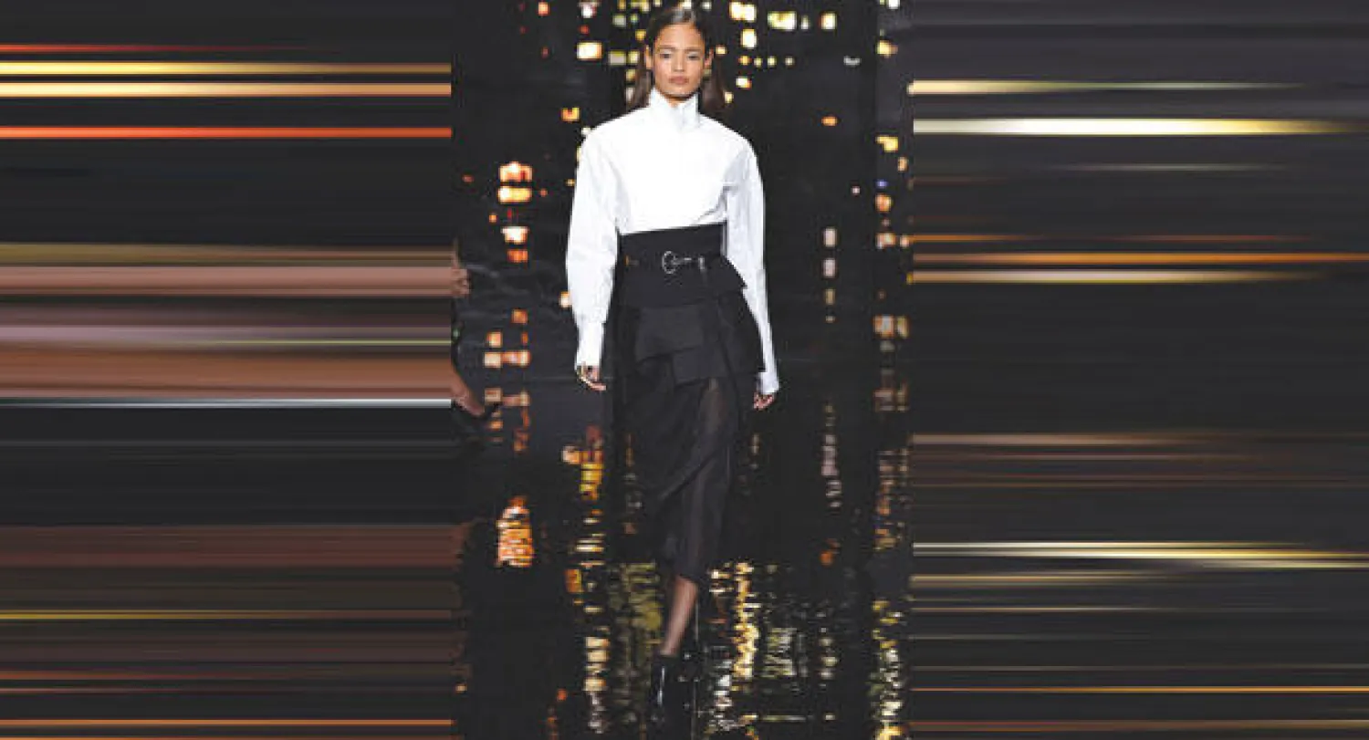 من عرض دونا كاران