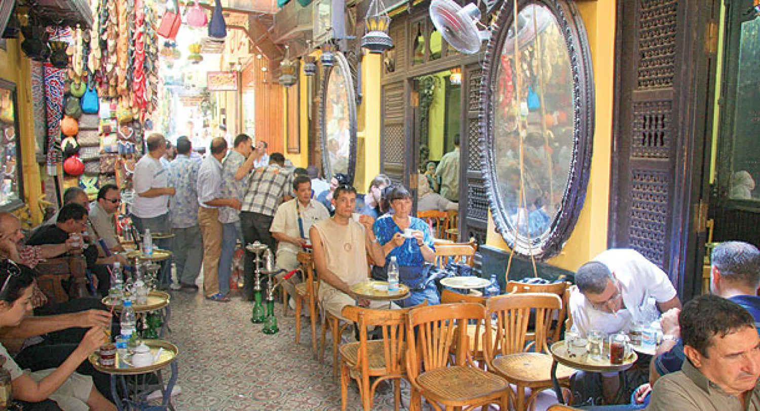 جانب من مقهى {الفيشاوي} الشهير في حي الحسين ({الشرق الأوسط})