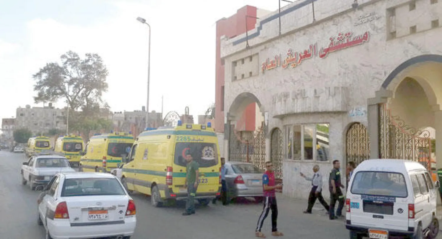 سيارات الإسعاف وجدت صعوبة في شق طريقها إلى المستشفيات في مدينة العريش بسبب حدة القتال ({نيويورك تايمز})
