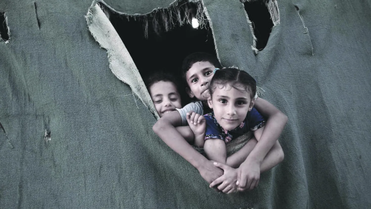 بعد عام على الحرب.. الغزيون يعيشون على المساعدات وأوضاعهم تزداد سوءا