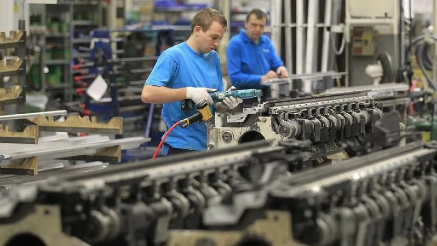 الإنتاج الصناعي في بريطانيا فوق التوقعات عند 0.4 % في مايو