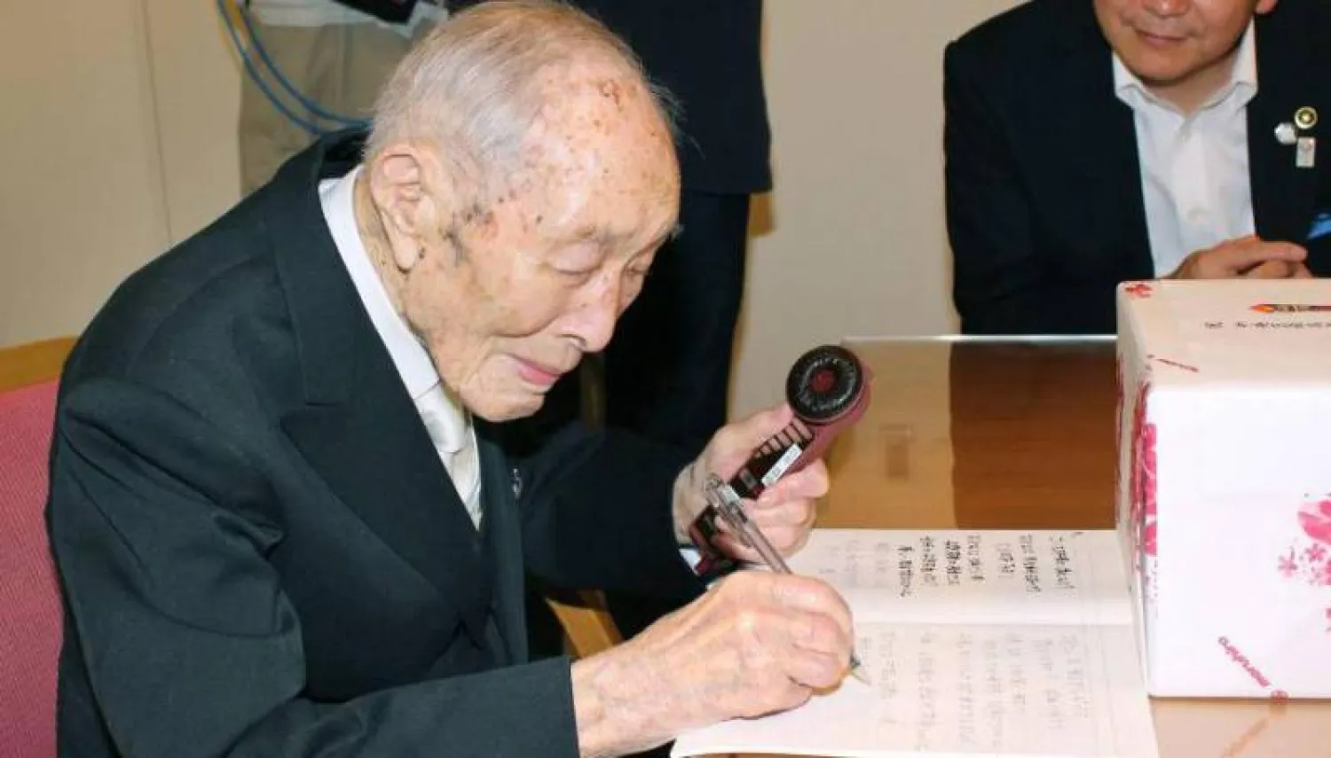 وفاة أكبر معمري العالم عن 112 عامًا