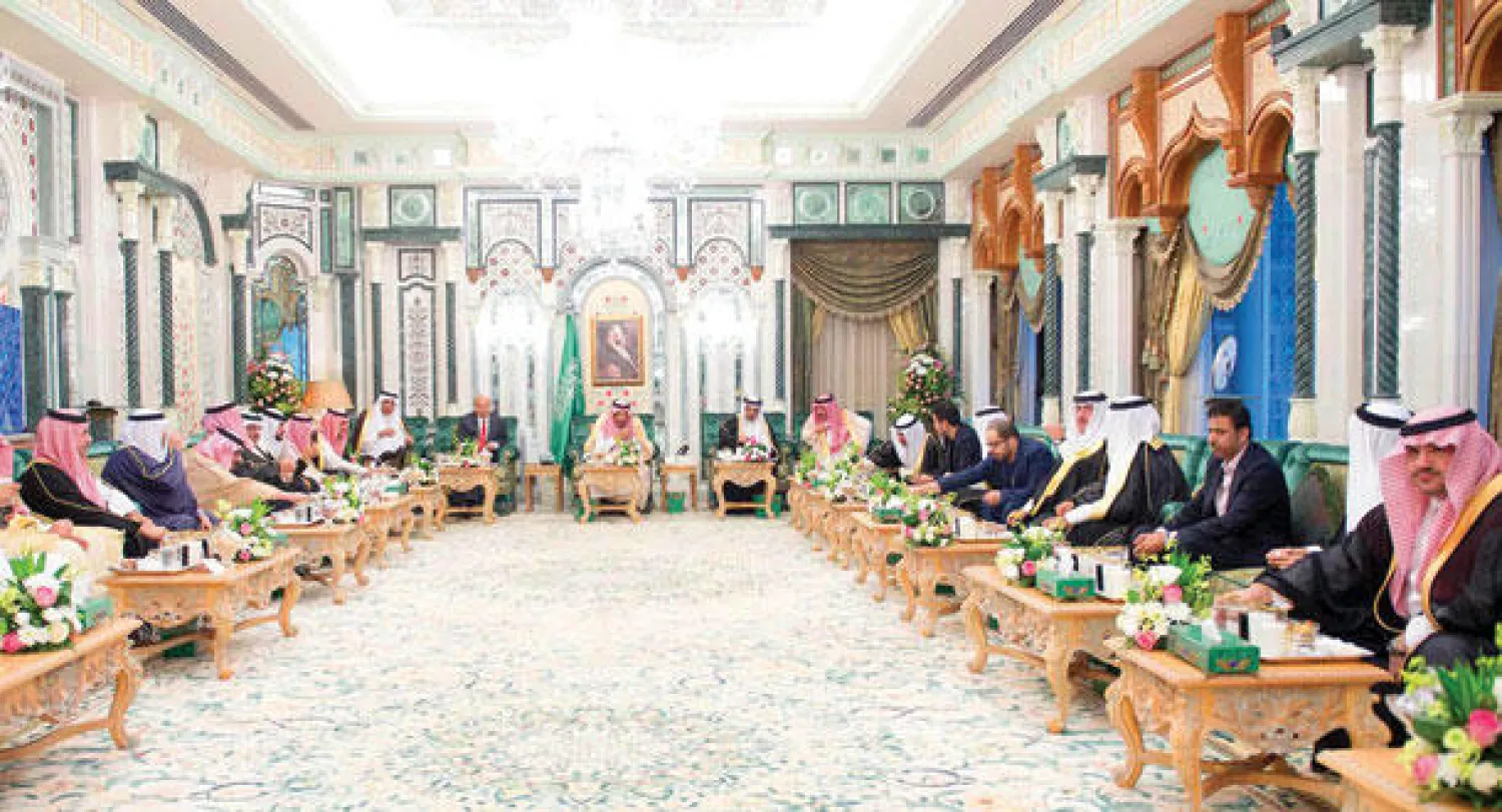 جانب من استقبال الملك سلمان بن عبد العزيز للرئيس اليمني، وولي عهد البحرين، ورئيس مجلس الأمة الكويتي في قصر الصفا بمكة المكرمة (واس)